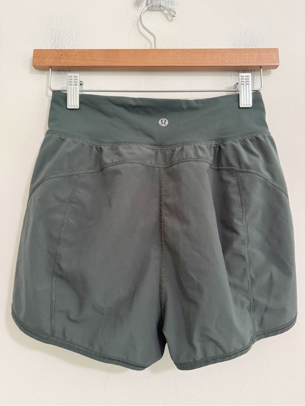Lululemon Lean In Shorts - Picture 3 of 7